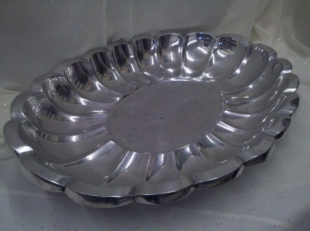 Rental store for OVAL SCALLOPED PLATTER in Omaha NE