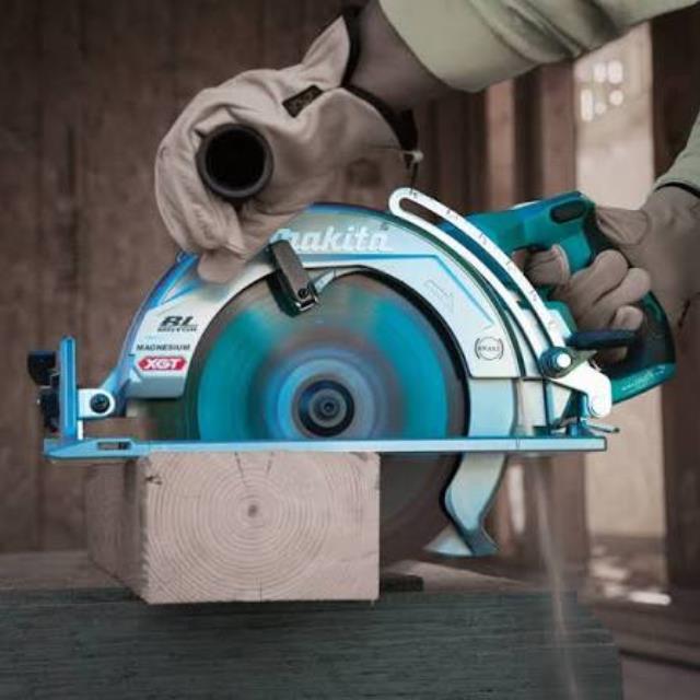 Rental store for 10 1 4  CIRCULAR SAW  Battery 40v in Omaha NE