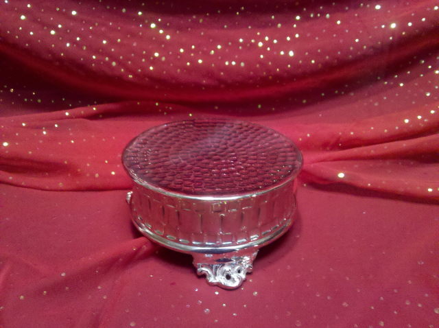 Rental store for HAMMERED NICKEL 6  RD RIBBED CAKE in Omaha NE