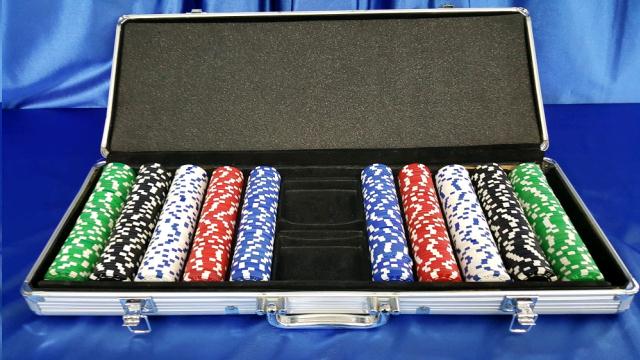 Where to find GAMING CASE OF CHIPS Vs.1 in Omaha