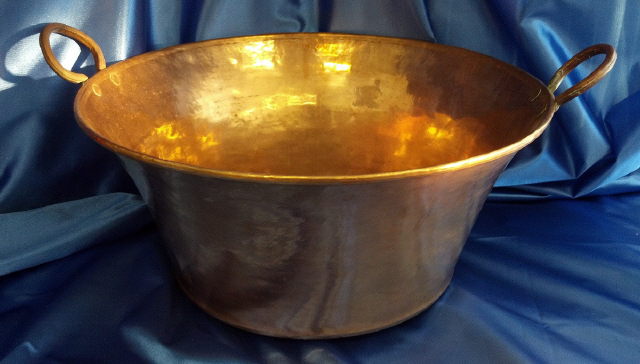 Rental store for TUB, ROUND COPPER W HANDLES in Omaha NE