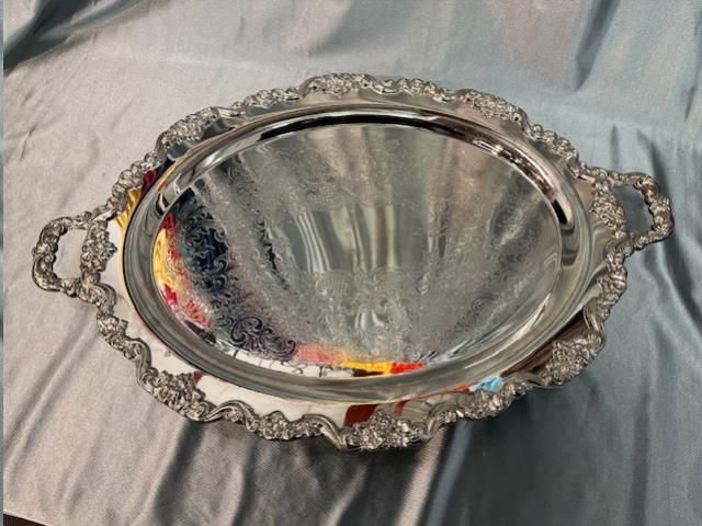 Where to find TRAY, SILVER OVAL LG 22X16 in Omaha
