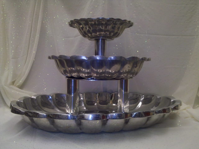Rental store for TRAY SET - SCALLOP in Omaha NE