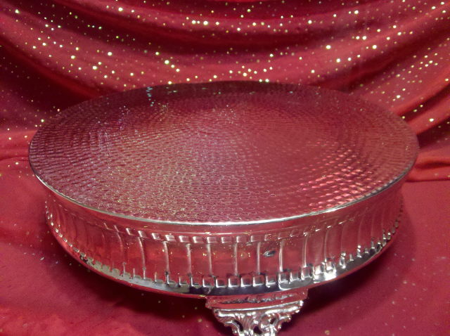 Rental store for HAMMERED NICKEL 18  RD  RIBBED CAKE in Omaha NE
