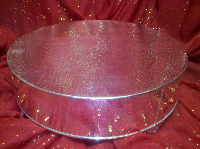 Rental store for HAMMERED ORNATE 20  RD CAKE in Omaha NE