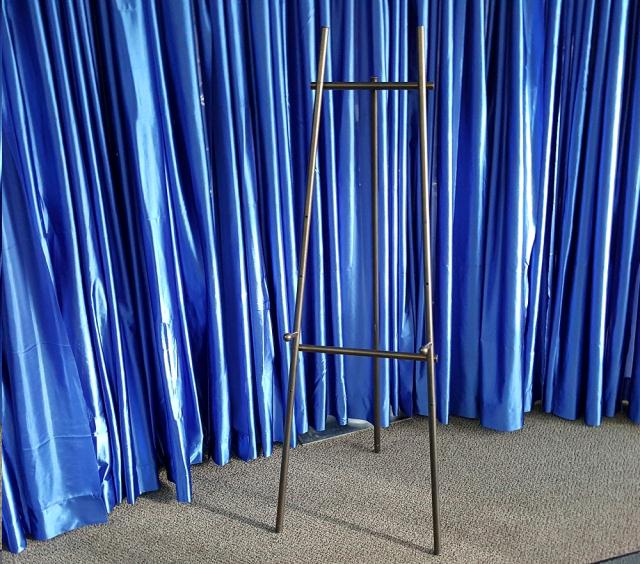 Where to find FLOOR EASEL, BRONZE ONYX in Omaha