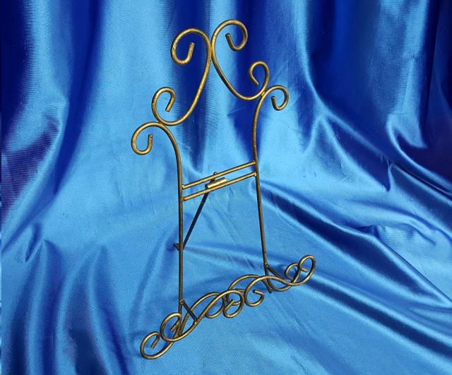 Where to find EASEL, TABLE TOP Crown 14.5 in Omaha