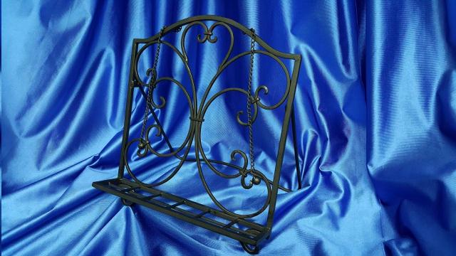 Where to find EASEL, BALL CHAIN Book in Omaha