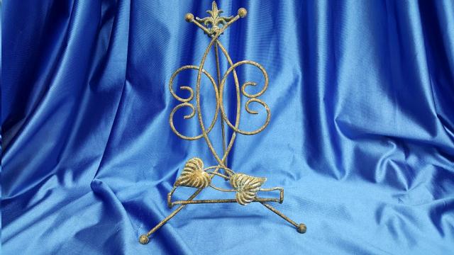 Where to find EASEL, TABLE TOP Leaves 13 in Omaha