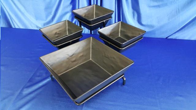 Where to find 4-BOWL BLACK SQU W STAND in Omaha