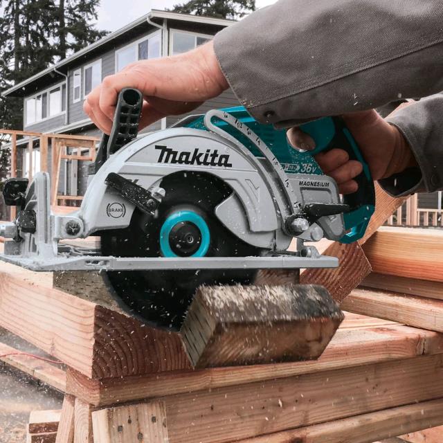 Where to find CIRCULAR SAW 2 Battery Powered in Omaha