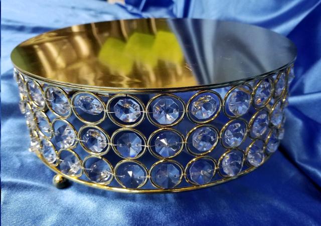 Where to find CAKE STAND, Gold Sparkle 10 Rd in Omaha