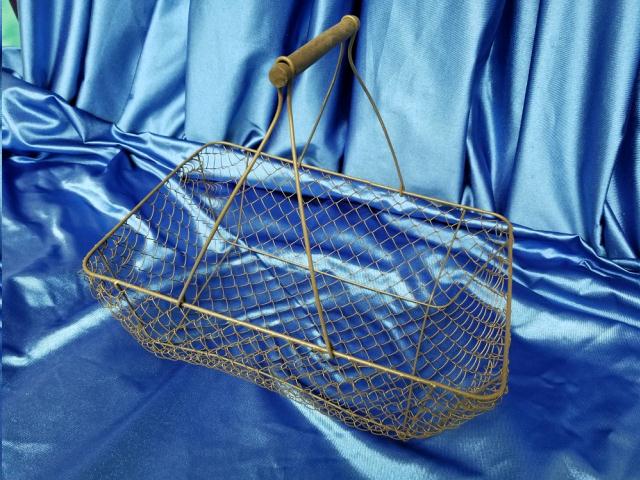 Where to find FARMHOUSE WIRE BASKET in Omaha