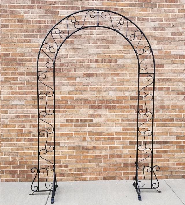 Where to find ARCH, BLACK - REGULAR TOPS in Omaha