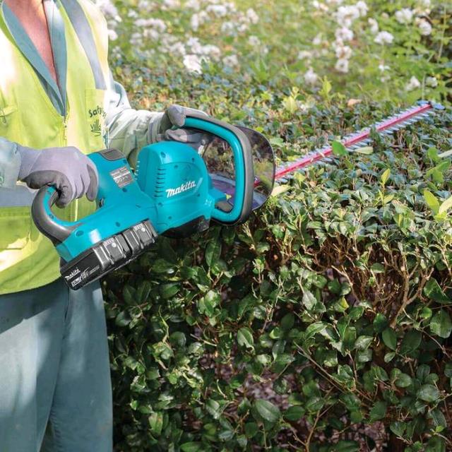 Where to find HEDGE TRIMMER 2 Battery Powered in Omaha