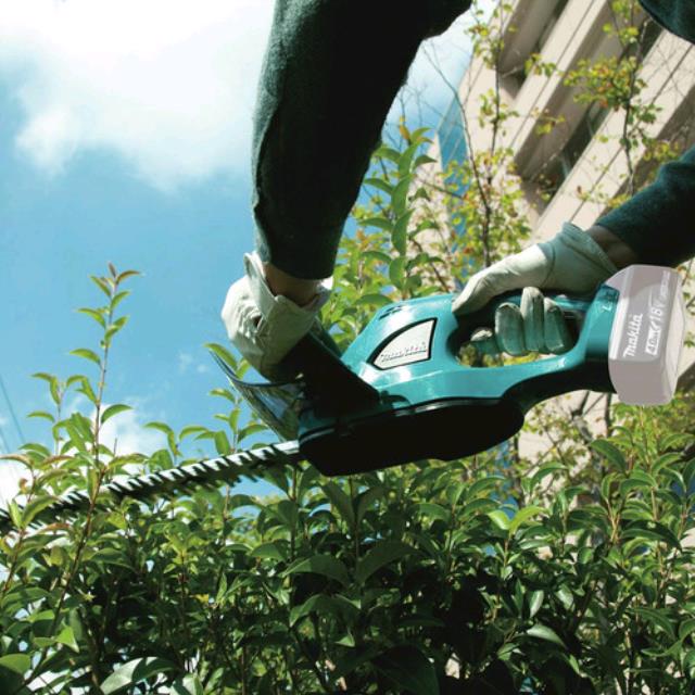 Where to find HEDGE TRIMMER Battery Powered in Omaha