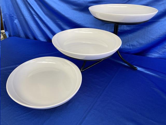Where to find OVAL 3-WHITE BOWL SET W STAND in Omaha
