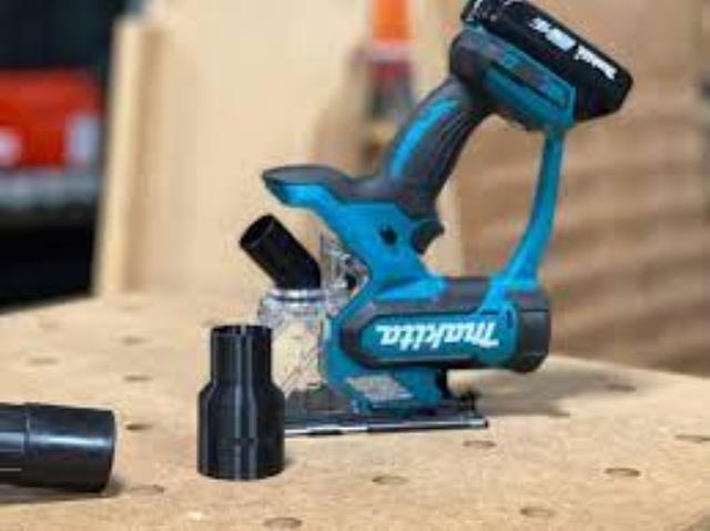 Rental store for CUTOUT SAW Battery Powered in Omaha NE