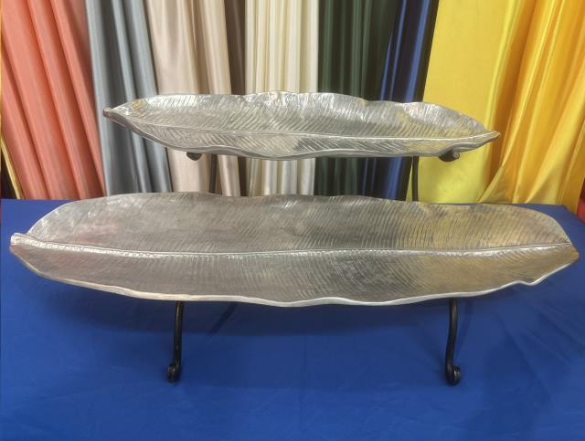 Where to find BANANA TRAY SET W STAND in Omaha